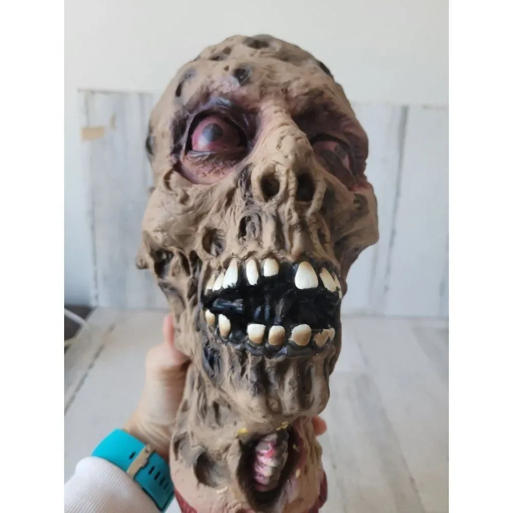 Beheaded‎ zombie head Halloween prop scary skull